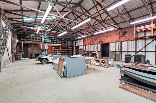 2702 E Goshen Avenue, Visalia, CA 93292