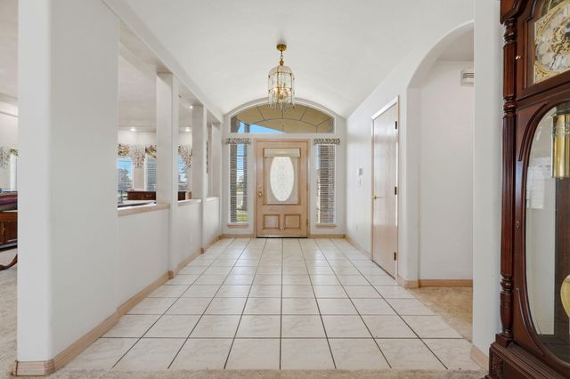 2702 E Goshen Avenue, Visalia, CA 93292