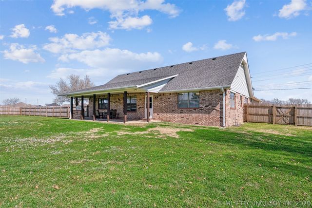 1716 NE Graham Court, Pryor, OK 74361