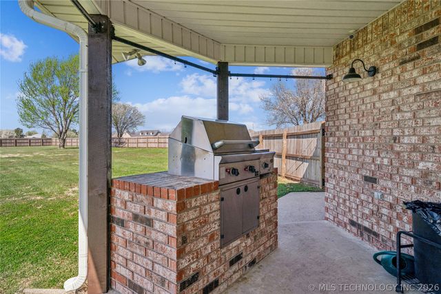 1716 NE Graham Court, Pryor, OK 74361