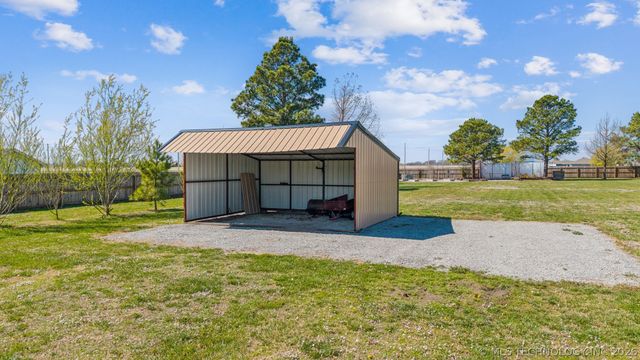 1716 NE Graham Court, Pryor, OK 74361