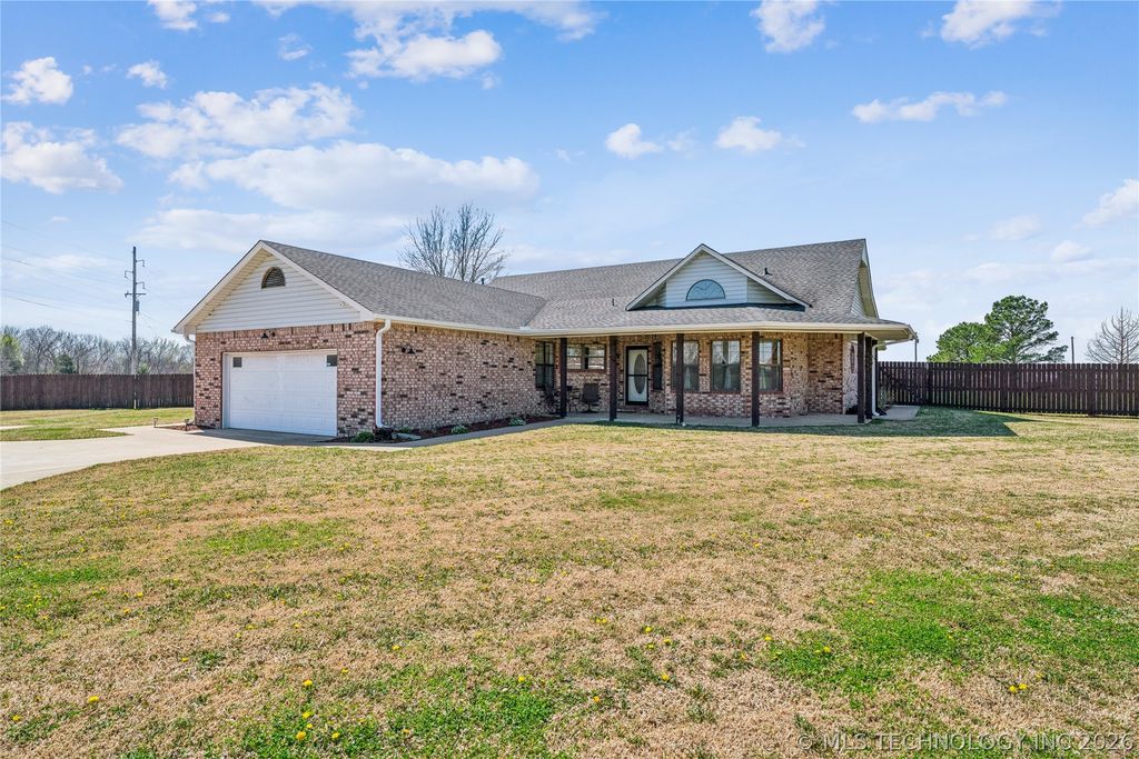1716 NE Graham Court, Pryor, OK 74361