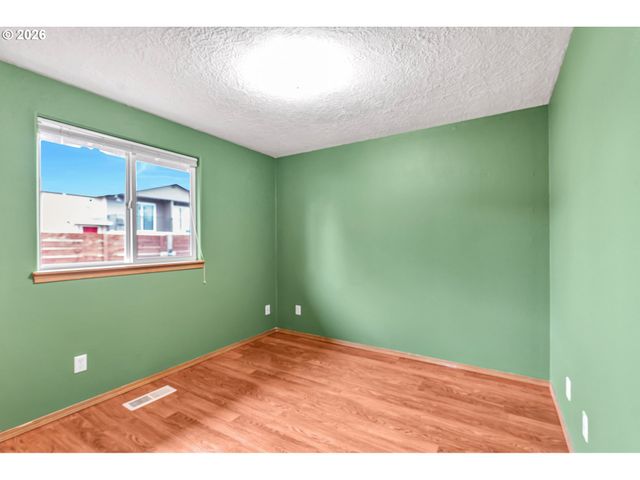 351 ELMA Ct, Salem, OR 97301