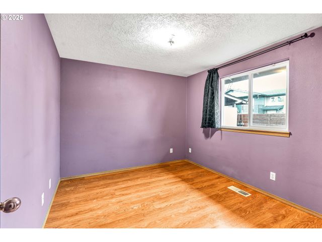 351 ELMA Ct, Salem, OR 97301