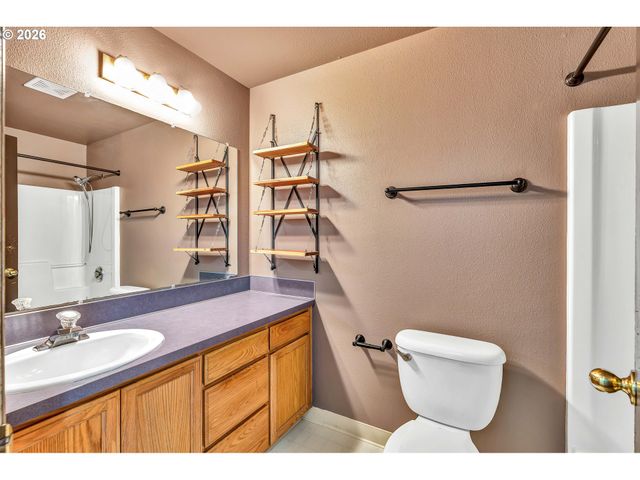 351 ELMA Ct, Salem, OR 97301