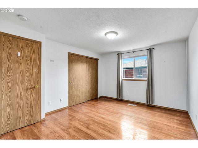 351 ELMA Ct, Salem, OR 97301