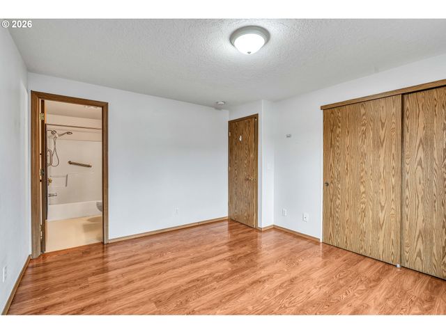 351 ELMA Ct, Salem, OR 97301