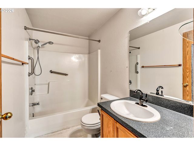 351 ELMA Ct, Salem, OR 97301