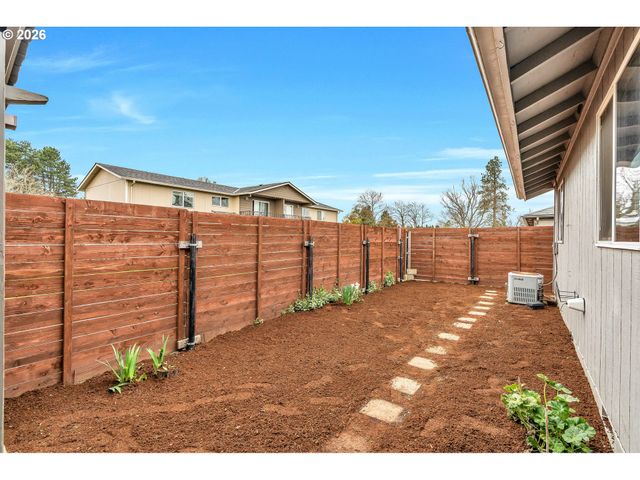 351 ELMA Ct, Salem, OR 97301