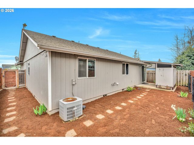 351 ELMA Ct, Salem, OR 97301