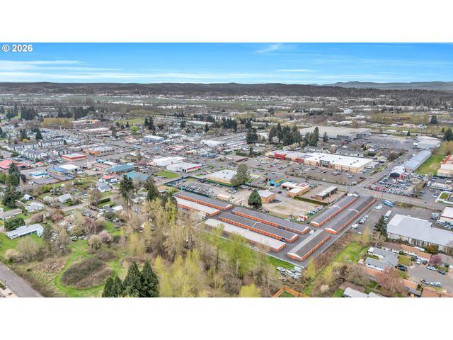 351 ELMA Ct, Salem, OR 97301