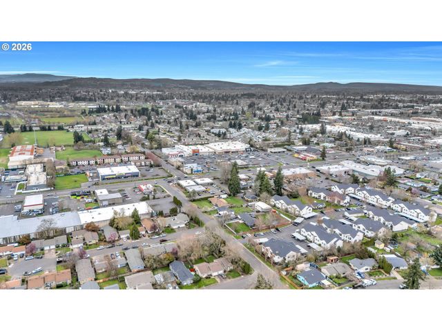 351 ELMA Ct, Salem, OR 97301