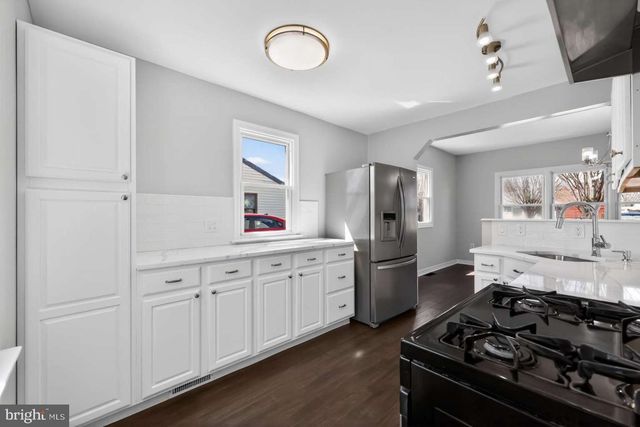 916 STEPHEN AVE, Croydon, PA 19021