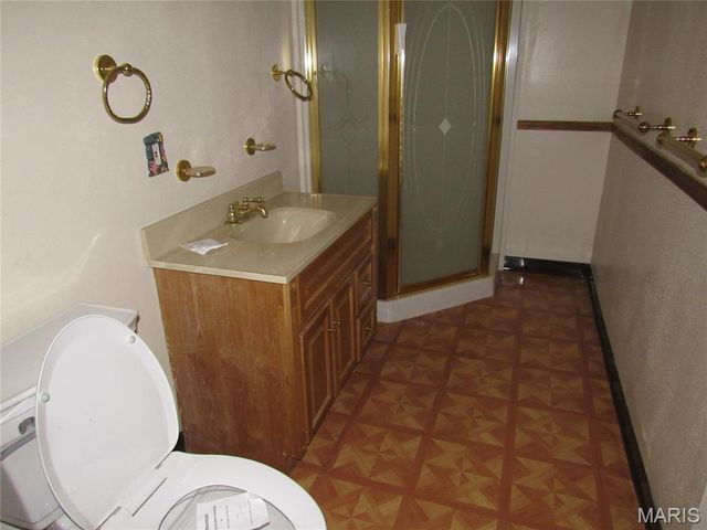 42 Harneywold Drive, St Louis, MO 63136