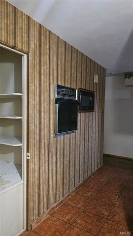 42 Harneywold Drive, St Louis, MO 63136