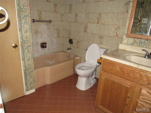 42 Harneywold Drive, St Louis, MO 63136