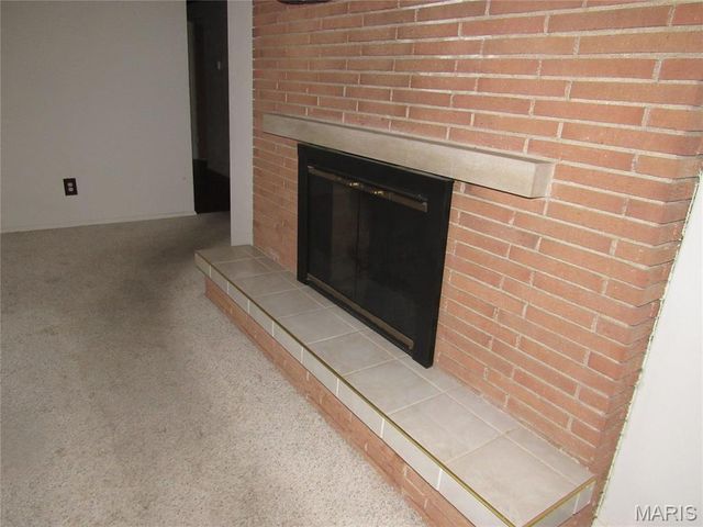 42 Harneywold Drive, St Louis, MO 63136