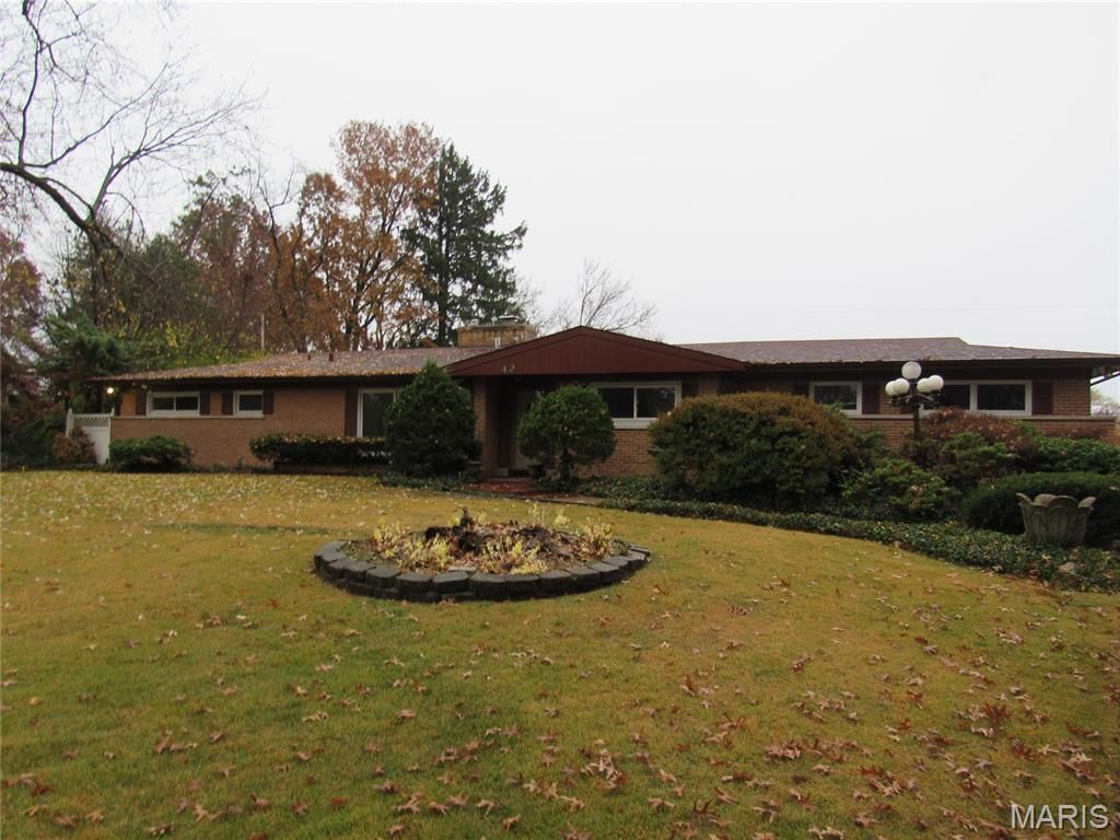42 Harneywold Drive, St Louis, MO 63136