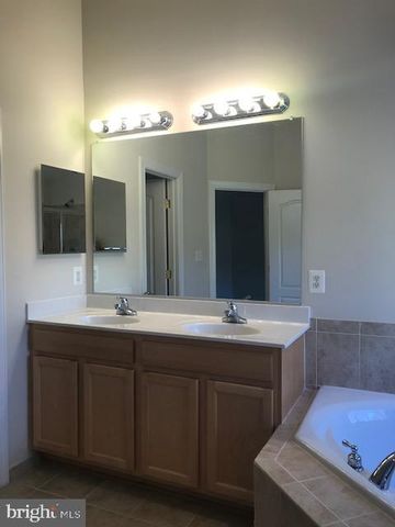 3680 CHIPPENDALE CIR, Woodbridge, VA 22193