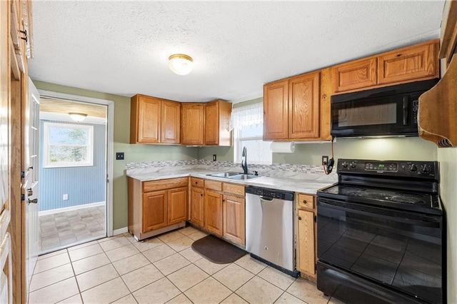 572 Young Loop, Fairmount, GA 30139