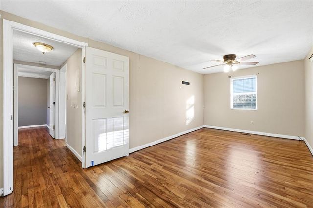 572 Young Loop, Fairmount, GA 30139