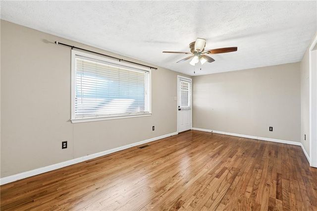 572 Young Loop, Fairmount, GA 30139