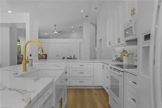 120 Livermore LN, Naples, FL 34119