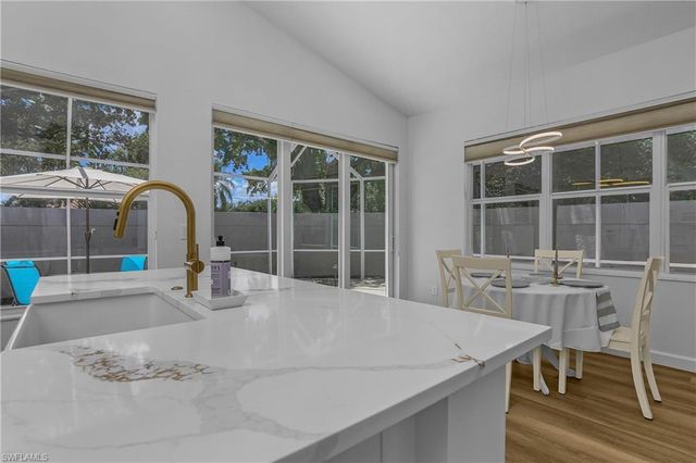 120 Livermore LN, Naples, FL 34119