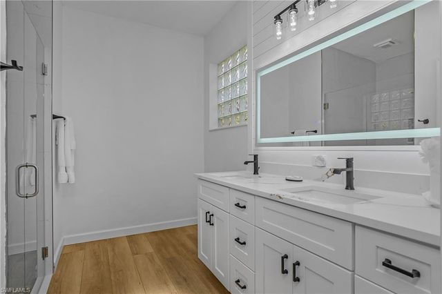120 Livermore LN, Naples, FL 34119