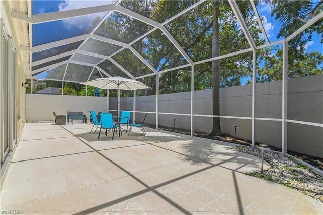 120 Livermore LN, Naples, FL 34119