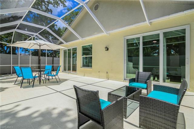 120 Livermore LN, Naples, FL 34119