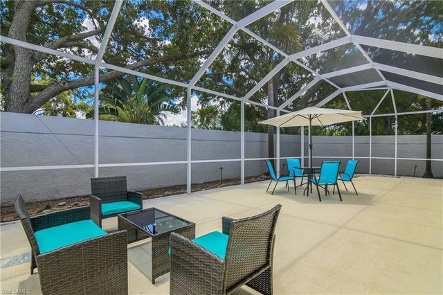 120 Livermore LN, Naples, FL 34119