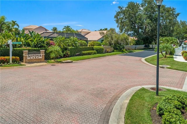 120 Livermore LN, Naples, FL 34119