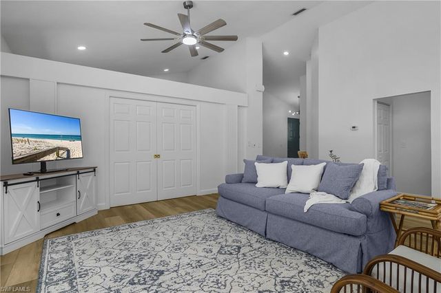 120 Livermore LN, Naples, FL 34119