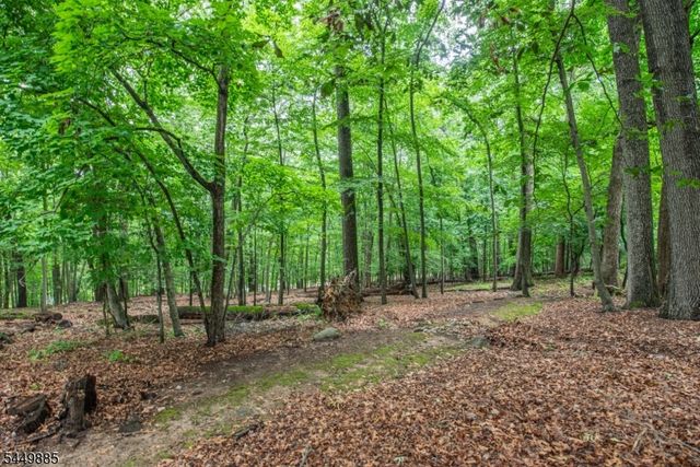 16 Pennsylvania Ave, Montvale Boro, NJ 07645