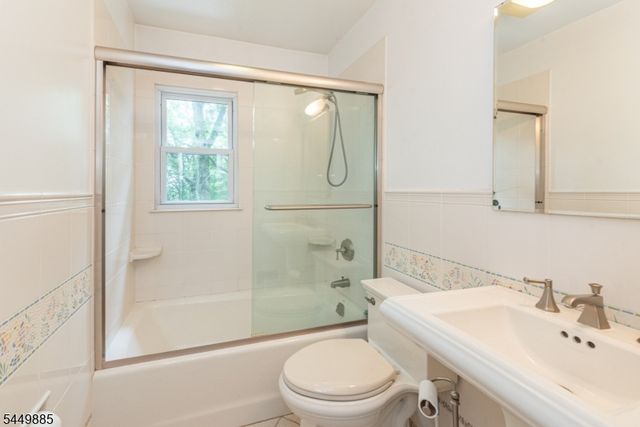 16 Pennsylvania Ave, Montvale Boro, NJ 07645