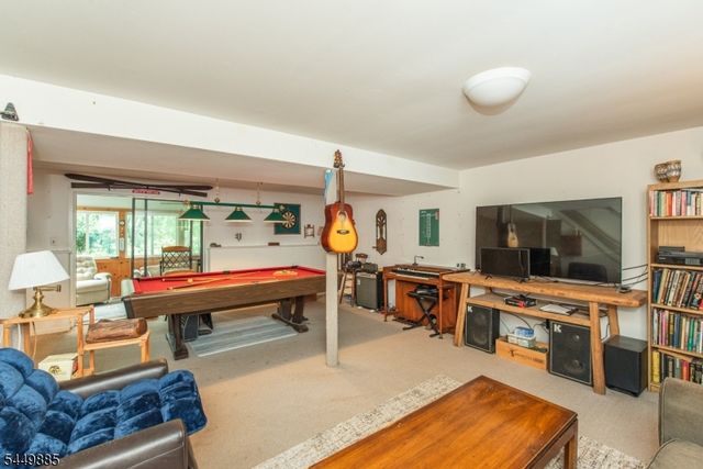 16 Pennsylvania Ave, Montvale Boro, NJ 07645