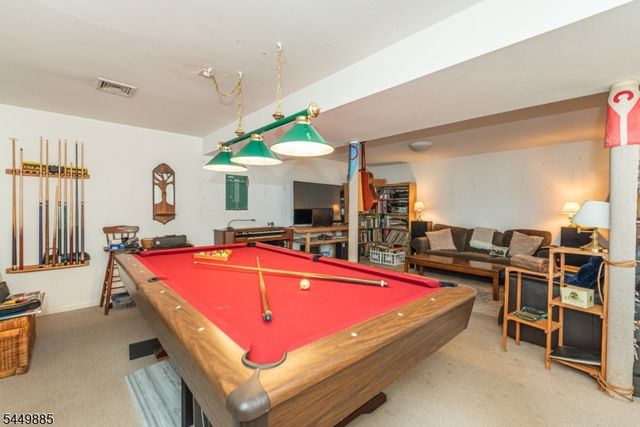 16 Pennsylvania Ave, Montvale Boro, NJ 07645