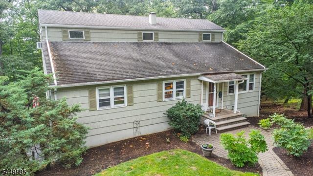 16 Pennsylvania Ave, Montvale Boro, NJ 07645