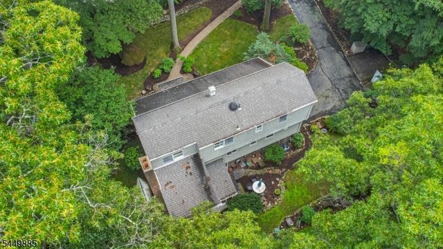 16 Pennsylvania Ave, Montvale Boro, NJ 07645
