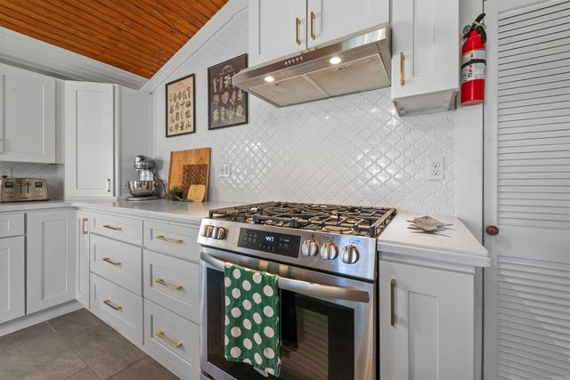104 Court Square Road, El Paso, AR 72045