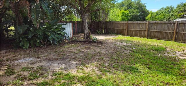 931 CEDAR CIRCLE, Tavares, FL 32778