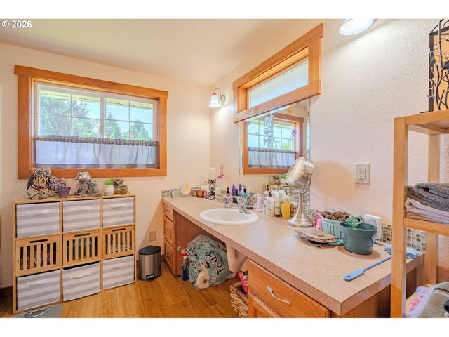 16500 Ne 142ND Ave, Brush Prairie, WA 98606