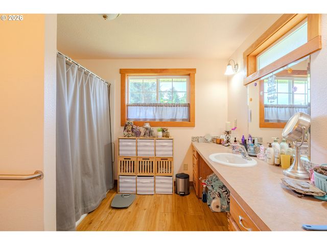 16500 Ne 142ND Ave, Brush Prairie, WA 98606