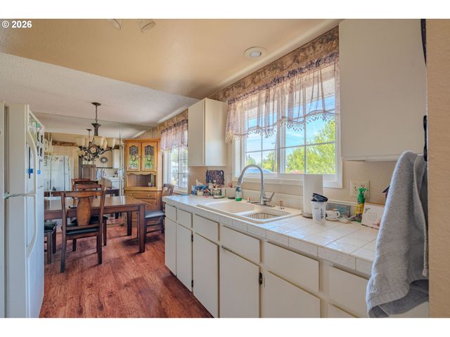 16500 Ne 142ND Ave, Brush Prairie, WA 98606
