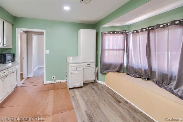 1335 Allen Street, Burton, MI 48529