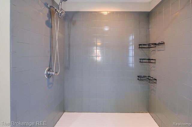 1335 Allen Street, Burton, MI 48529