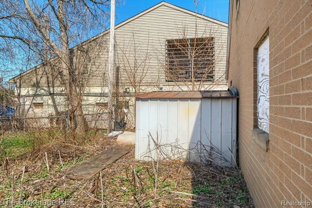 1335 Allen Street, Burton, MI 48529