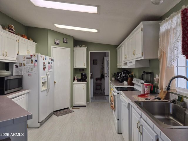 3700 S Tomahawk Road 31, Apache Junction, AZ 85119