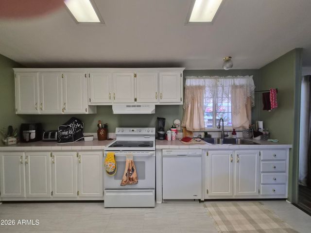 3700 S Tomahawk Road 31, Apache Junction, AZ 85119